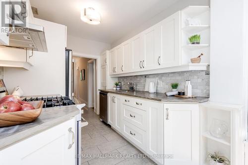 18 Jedburgh Road, Toronto, ON - Indoor Photo Showing Kitchen