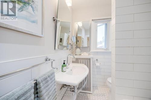 18 Jedburgh Road, Toronto, ON - Indoor Photo Showing Bathroom