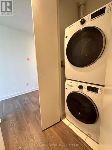 3704 - 110 Charles Street E, Toronto (Church-Yonge Corridor), ON - Indoor Photo Showing Laundry Room