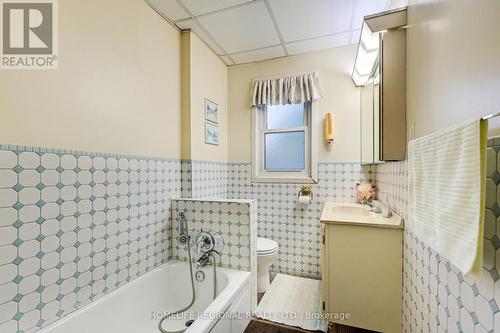 63 Orchard Park Boulevard, Toronto, ON - Indoor Photo Showing Bathroom