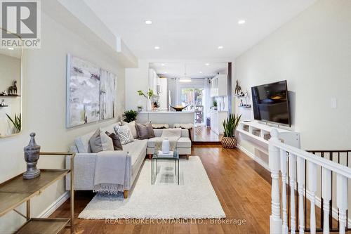 262 Gledhill Avenue, Toronto, ON - Indoor Photo Showing Living Room