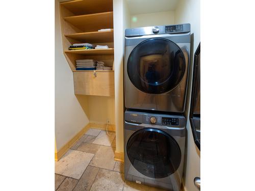 206 Vernon Street, Nelson, BC - Indoor Photo Showing Laundry Room