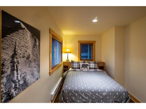 206 Vernon Street, Nelson, BC - Indoor Photo Showing Bedroom