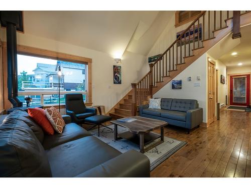 206 Vernon Street, Nelson, BC - Indoor Photo Showing Living Room