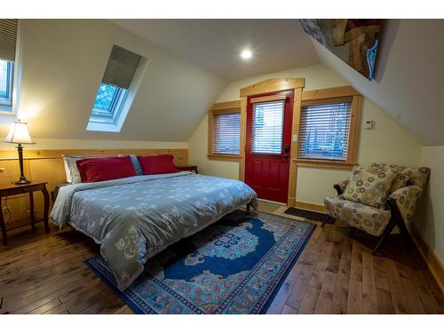 206 Vernon Street, Nelson, BC - Indoor Photo Showing Bedroom