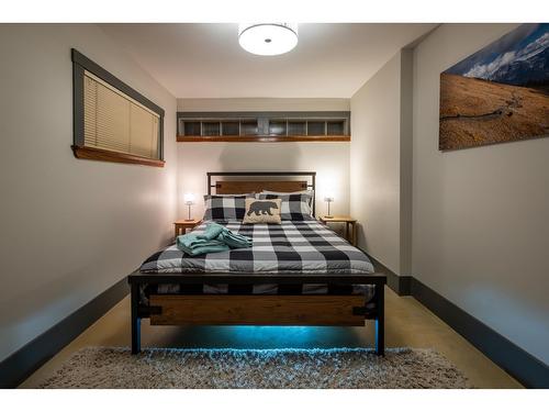 206 Vernon Street, Nelson, BC - Indoor Photo Showing Bedroom