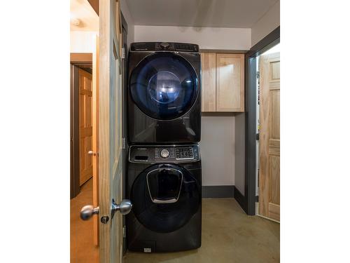 206 Vernon Street, Nelson, BC - Indoor Photo Showing Laundry Room