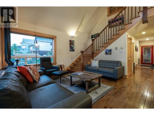 206 Vernon  Street, Nelson, BC - Indoor Photo Showing Living Room