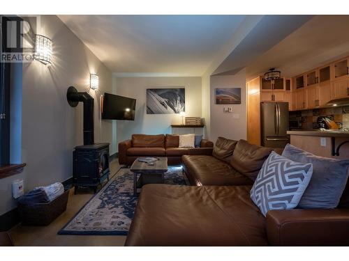 206 Vernon  Street, Nelson, BC - Indoor Photo Showing Living Room