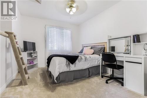 46 Royal Court, Bradford, ON - Indoor Photo Showing Bedroom