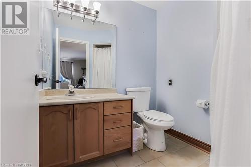 46 Royal Court, Bradford, ON - Indoor Photo Showing Bathroom