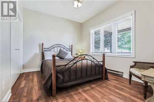 46 Royal Court, Bradford, ON - Indoor Photo Showing Living Room