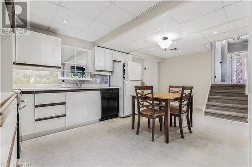 46 Royal Court, Bradford, ON - Indoor Photo Showing Kitchen