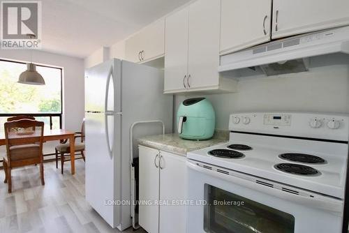 501 - 650 Cheapside Street, London, ON - Indoor Photo Showing Kitchen