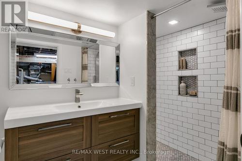 65 Corbett Avenue, Toronto (Rockcliffe-Smythe), ON - Indoor Photo Showing Bathroom