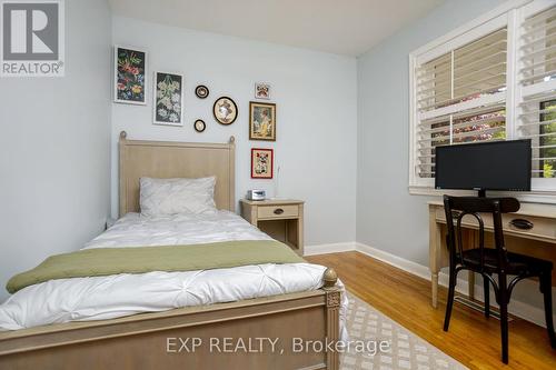 262 Alscot Crescent, Oakville, ON - Indoor Photo Showing Bedroom