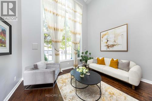 2066 Helmsley Avenue, Oakville, ON - Indoor Photo Showing Living Room