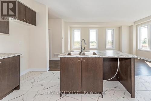 7 Rudder Road, Welland, ON - Indoor Photo Showing Kitchen With Double Sink