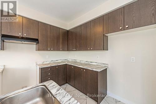 7 Rudder Road, Welland, ON - Indoor Photo Showing Kitchen