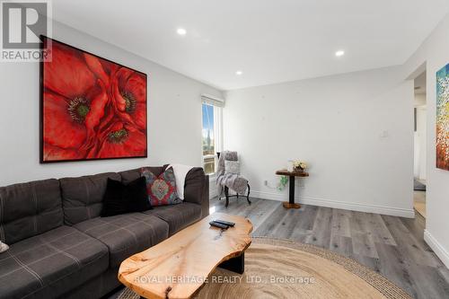 1168 Pebblestone Crescent, Pickering (Liverpool), ON - Indoor Photo Showing Living Room