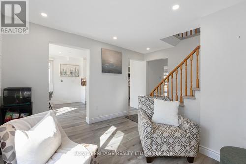 1168 Pebblestone Crescent, Pickering (Liverpool), ON - Indoor Photo Showing Living Room