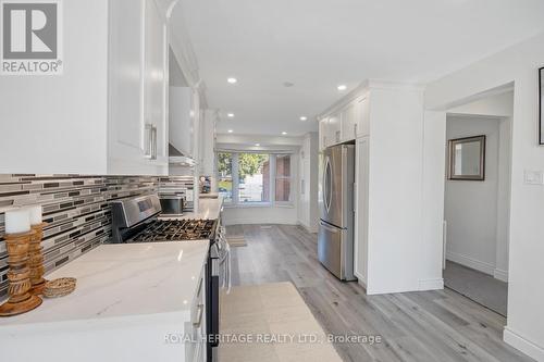 1168 Pebblestone Crescent, Pickering (Liverpool), ON - Indoor Photo Showing Kitchen With Upgraded Kitchen