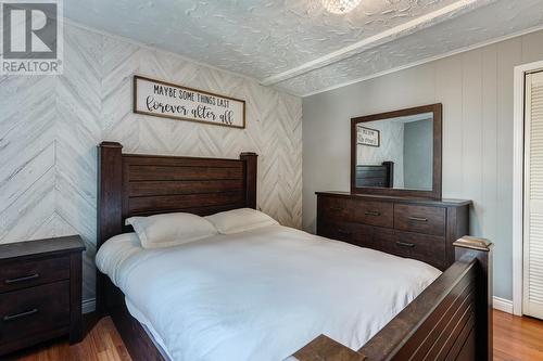 32 Meadow Road, Upper Island Cove, NL - Indoor Photo Showing Bedroom