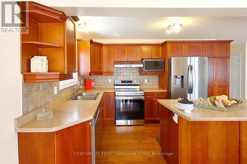 1859 Coronation Drive, London, ON - Indoor Photo Showing Kitchen With Double Sink