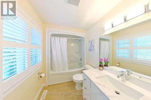 1859 Coronation Drive, London, ON - Indoor Photo Showing Bathroom