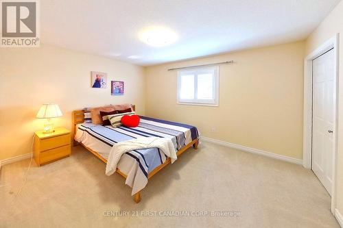 1859 Coronation Drive, London, ON - Indoor Photo Showing Bedroom