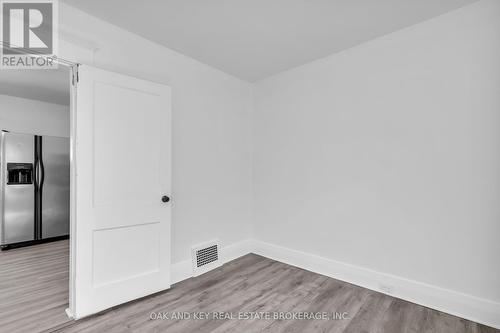 348 Wharncliffe Road S, London, ON - Indoor Photo Showing Other Room