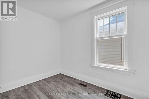 348 Wharncliffe Road S, London, ON - Indoor Photo Showing Other Room