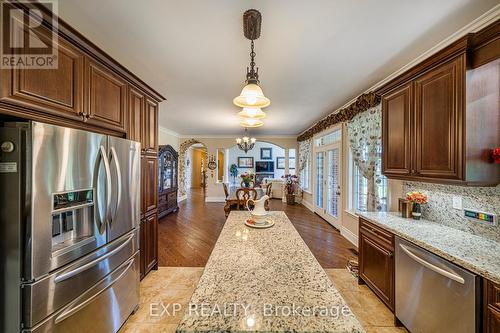 18 Wolford Court, Georgina (Historic Lakeshore Communities), ON - Indoor Photo Showing Kitchen