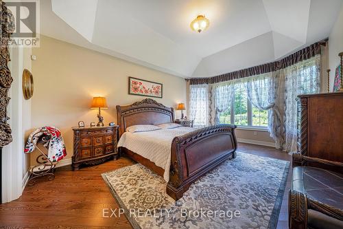 18 Wolford Court, Georgina (Historic Lakeshore Communities), ON - Indoor Photo Showing Bedroom