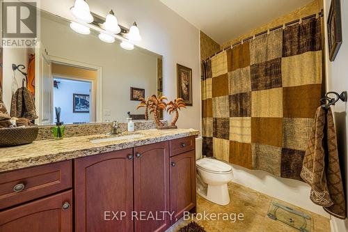 18 Wolford Court, Georgina (Historic Lakeshore Communities), ON - Indoor Photo Showing Bathroom