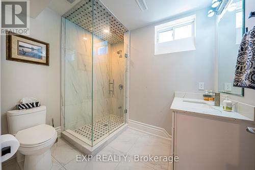 18 Wolford Court, Georgina (Historic Lakeshore Communities), ON - Indoor Photo Showing Bathroom