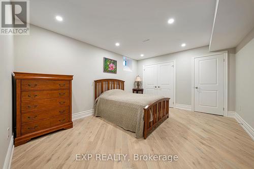 18 Wolford Court, Georgina (Historic Lakeshore Communities), ON - Indoor Photo Showing Bedroom