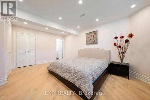 18 Wolford Court, Georgina (Historic Lakeshore Communities), ON - Indoor Photo Showing Bedroom