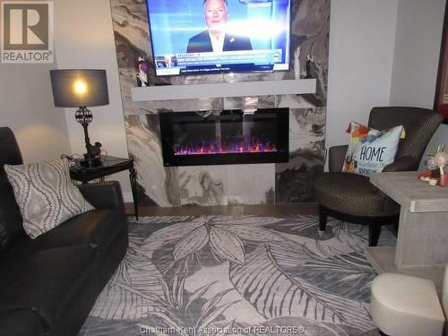 69 Monarch Drive, Chatham, ON - Indoor Photo Showing Living Room With Fireplace