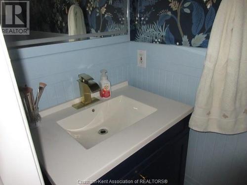 69 Monarch Drive, Chatham, ON - Indoor Photo Showing Bathroom