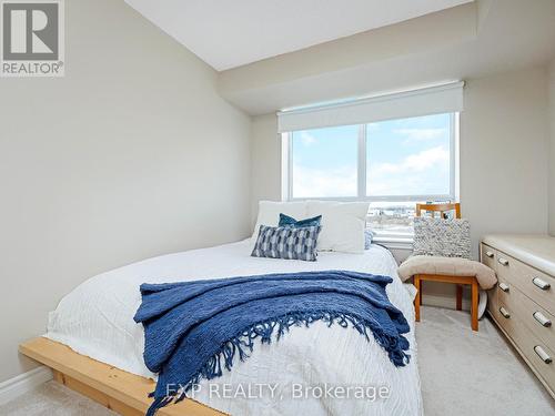 702 - 2365 Central Park Drive, Oakville, ON - Indoor Photo Showing Bedroom