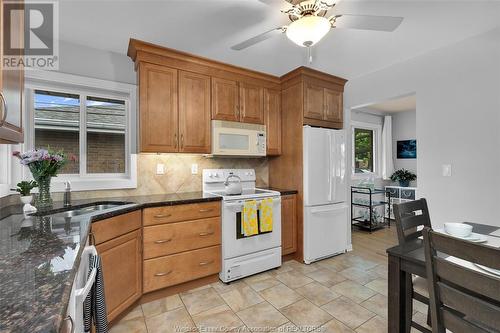 1035 Riverdale, Windsor, ON - Indoor Photo Showing Kitchen With Double Sink