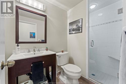 4789 Riverside Drive Unit# 1206, Windsor, ON - Indoor Photo Showing Bathroom