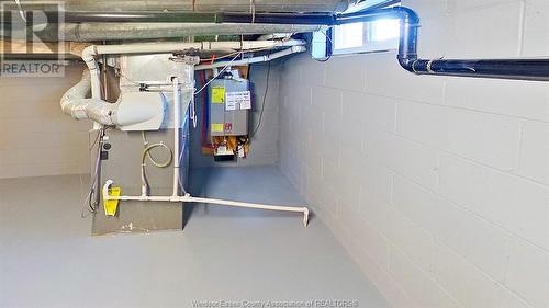 566 Texas Road, Amherstburg, ON - Indoor Photo Showing Basement