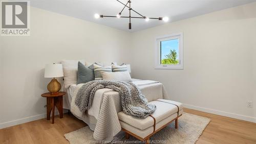 566 Texas Road, Amherstburg, ON - Indoor Photo Showing Bedroom