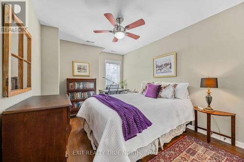 9 Mulligan Lane, Georgian Bay, ON - Indoor Photo Showing Bedroom