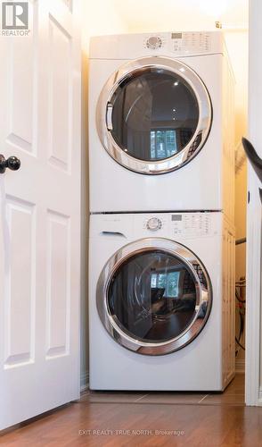 9 Mulligan Lane, Georgian Bay, ON - Indoor Photo Showing Laundry Room