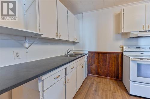 131 Patrick Avenue, Renfrew, ON - Indoor Photo Showing Kitchen With Double Sink