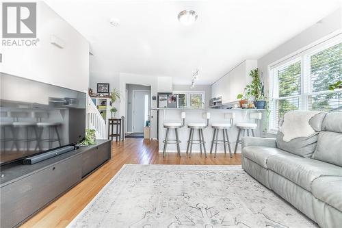 66 Ridge Road, Deep River, ON - Indoor Photo Showing Living Room