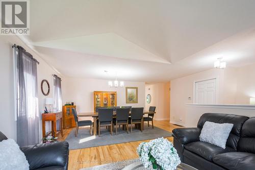 29 Grosvenor Drive, Belleville, ON - Indoor Photo Showing Living Room